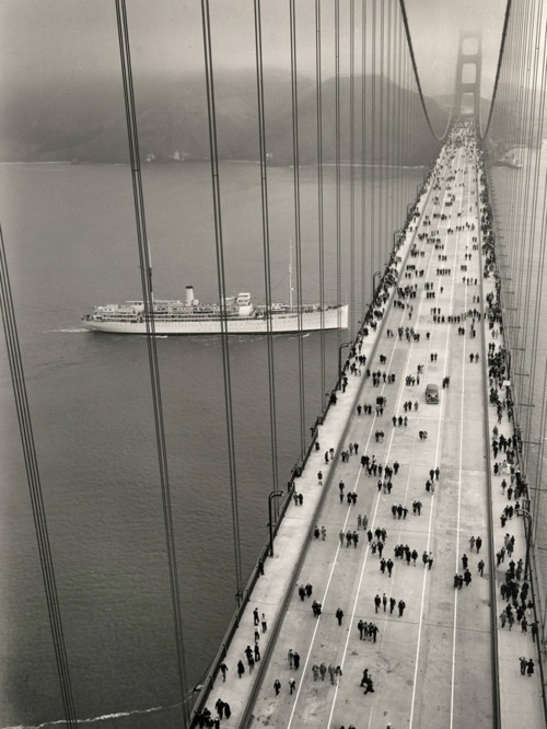 forestmilk:The Golden Gate Bridge’s opening day: May 27, 1937....