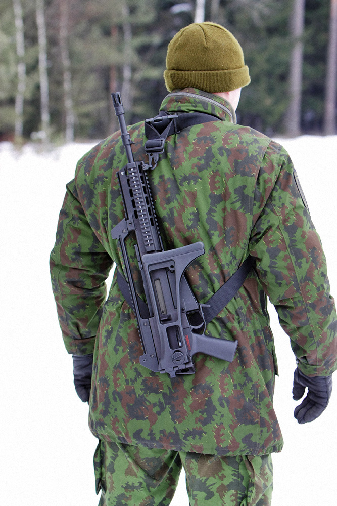 You're not bulletproof... - Lithuanian soldier with the H&K G36KA4 ...