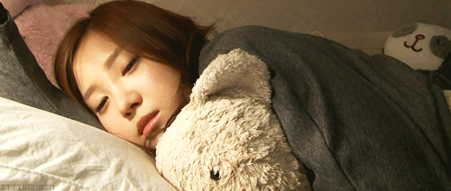 Японские спящие девушка. Сонная корейская девочка. Gif сон кореянка.