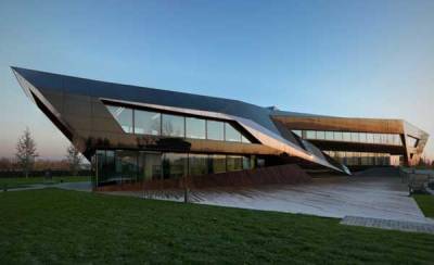 designismymuse:<br /><br /> Vidre Negre Office Building in Italy designed by Damilano Studio Architects (via freshome)<br />