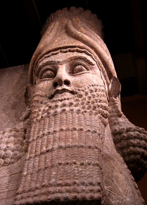 Babylon Chronicle, The magnificent human-headed Lamassu of the city...