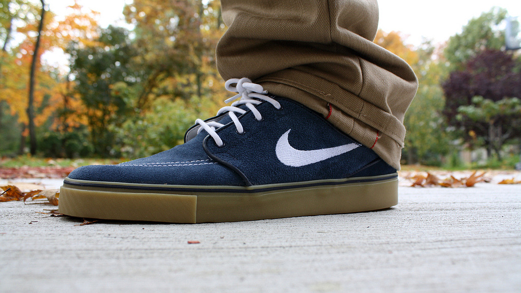 nike janoski obsidian gum