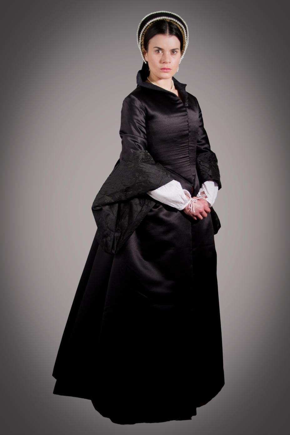 Anne Boleyn’s Black Gown Fallen In Love The Tudor Costume