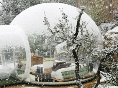 aros:<br /><br />Whimsical Bubble Room Hotel in France<br />