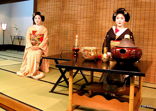 Tea ceremony before Miyako Odori: Geiko Tsuruha as otemae and maiko Mameharu as hikae.