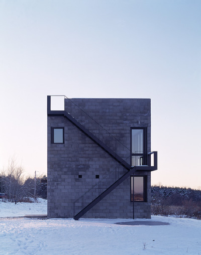 subtilitas:<br /><br />Simon Ungers - Cube house, Ithaca NY 2000. Via Eduard Hueber.<br />