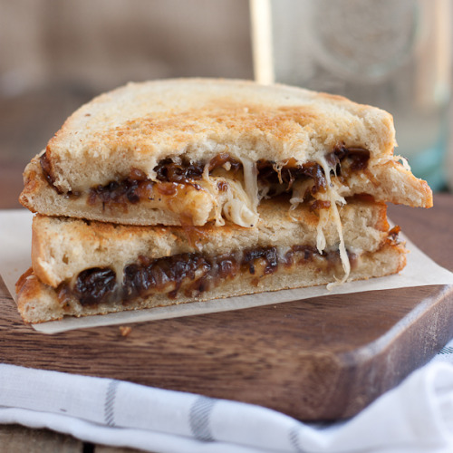 mostlysavory:French Onion Grilled Cheese Sandwich