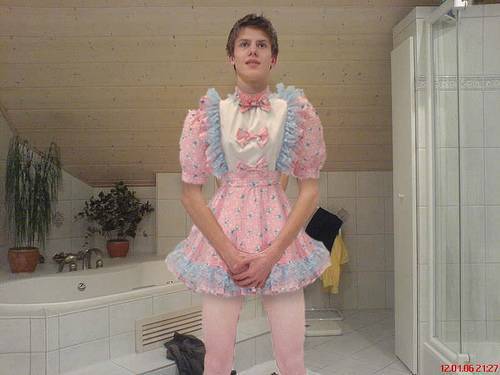 sissynancy13:degradedsissy:I feel so humiliated and silly,...