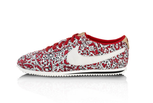 teenvogue:Cute collab alert: Nike teams up with Liberty London...