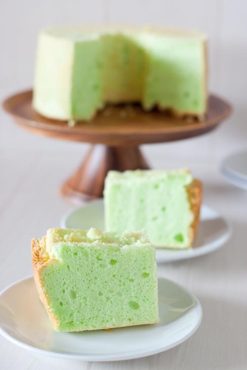 gastrogirl:pandan angel food cake.