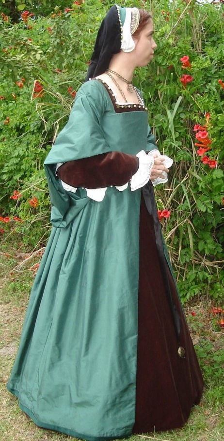 Tudor Green Gown. | Tudor Costume