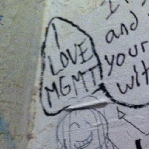 bathroom graffiti on Tumblr