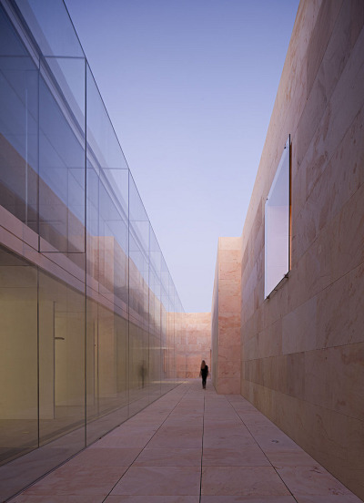 subtilitas:<br /><br />Alberto Camp Baeza - Junta Castilla Leon offices, Zamora 2012. More.<br />