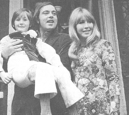 Truth About the Beatles' Girls, Cynthia Lennon Marries Roberto ...