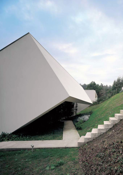 subtilitas:<br /><br />Eduardo Souto de Moura - Two houses, Ponte de Lima 2002. Via.<br />