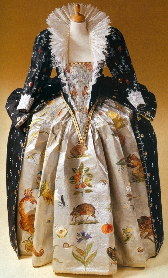 Costume based on the portrait of Elizabeth I by... | Tudor Costume