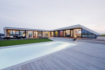 architizer:<br /><br />L-House by Architects Collective<br />