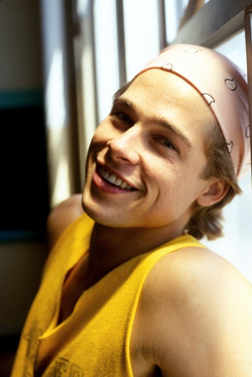 ohyeahpop:Brad Pitt