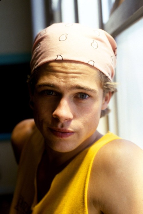 ohyeahpop:Brad Pitt