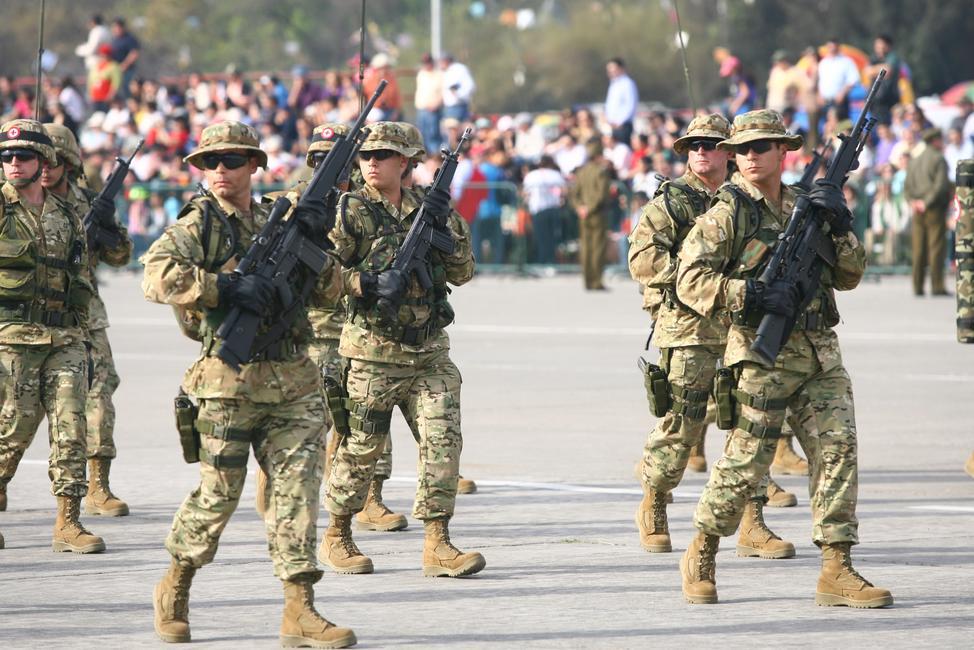 You're not bulletproof... - H&K MSG-90 Chilean military on parade with ...