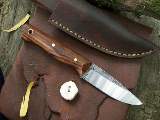 For the Wild-Hearted Souls - This is a sexy, sexy knife. I want it.