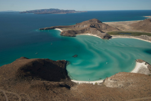 mexicovisits-blog:Playa Balandra, Playa Tecolote in background...