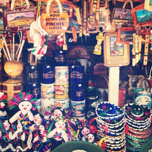 Mexico Monterrey aqui estan las pinches llaves artesanos artesanías arts and crafts crafts dolls mexican sombrero me