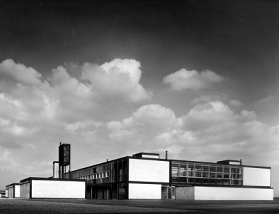 towardsanarchitecture:<br /><br /><br />Smithdon High School (formerly the Hunstanton Secondary Modern School), Hunstanton, Norfolk, England, 1954.<br />Alison  Peter Smithson<br /><br />