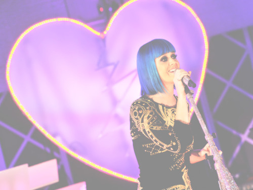 4. Katy Perry Blue Hair Costume Inspiration - wide 3
