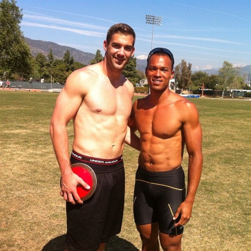 lewis howes shirtless
