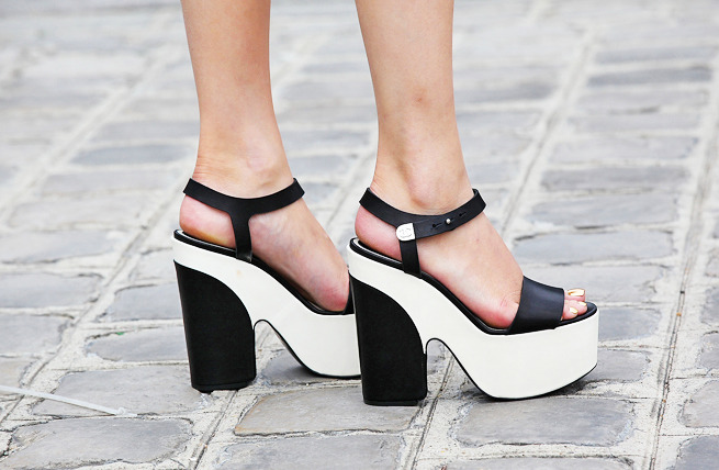 HEEL CHORUS | >> Chanel Black and white platform sandals,...