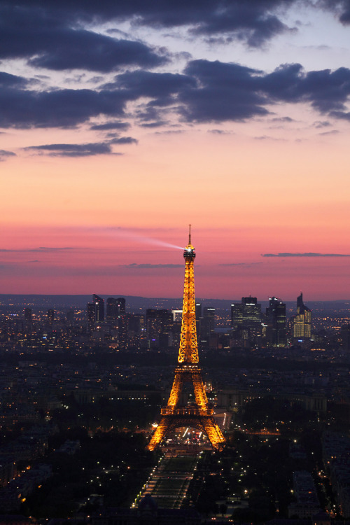 TRAVELINGCOLORS — Paris : ville de lumière (by Mathieu Rivrin