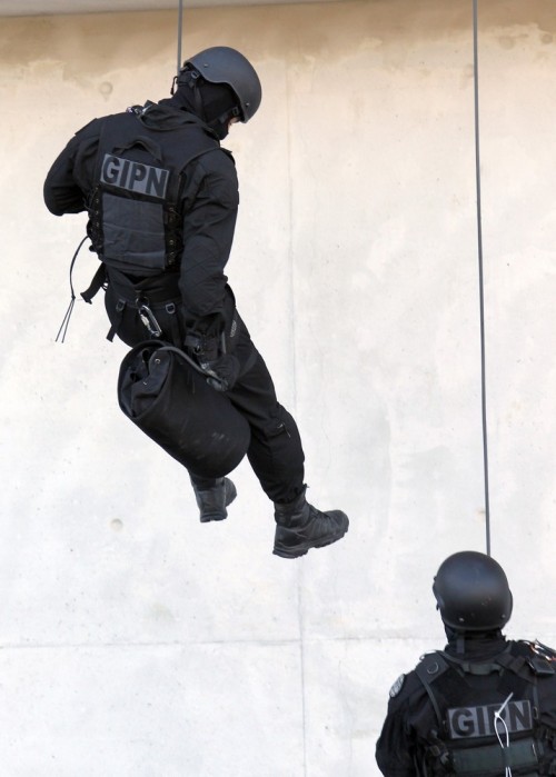 semperannoying:French National Police Intervention Group...