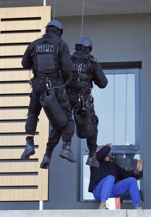 semperannoying:French National Police Intervention Group...