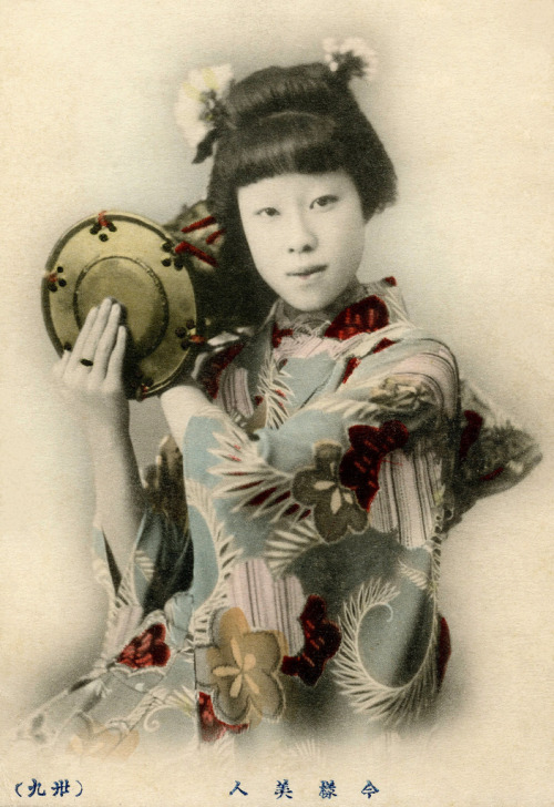 Hangyoku with Hand Drum (1900)