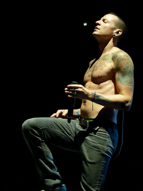 chester bennington sexy Chester bennington sexy
