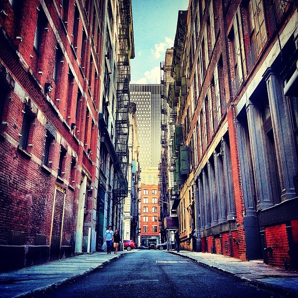 CASEY NEISTAT - cortland alley, my favorite alley (Taken with...