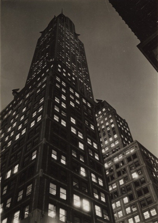 first structure built in chicago 1930