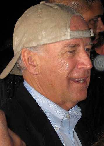 team-joebama:
“ the-fisher-queen:
“ a-wild-condorcet-appears:
“ team-joebama:
“ Joe Biden, secret dudebro
”
There is nothing about Joe Biden that does not make me laugh and then wince.
”
I love him, because he is just such a trainwreck.
”
you should...