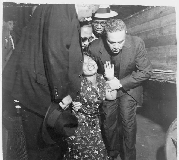 CHICAGOGEEK : Mamie Bradley collapses as her son Emmett Till’s...