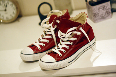 burgundy converse tumblr