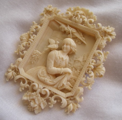 belaquadros:Ivory CameoFrance 1840 - 1850