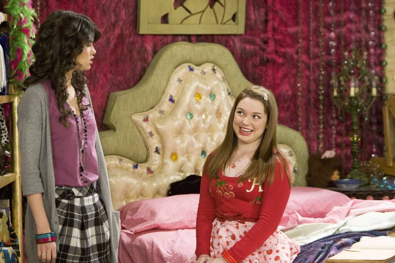 Tv Bedrooms Alex Russo Wizards Of Waverly Place