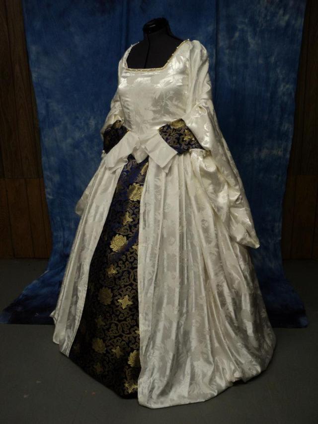 Tudor White Gown. | Tudor Costume