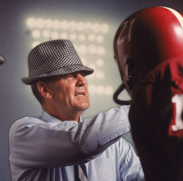 Legendary Alabama coach Bear Bryant talks to a... - SI Photo Blog