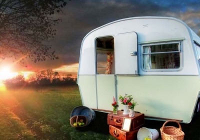 Lola - the Vintage Caravan