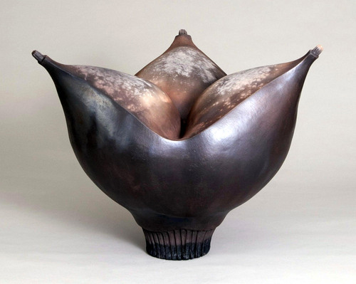 Ellen Schon Contemporary Ceramics - Featured on Ceramics Now Magazine
