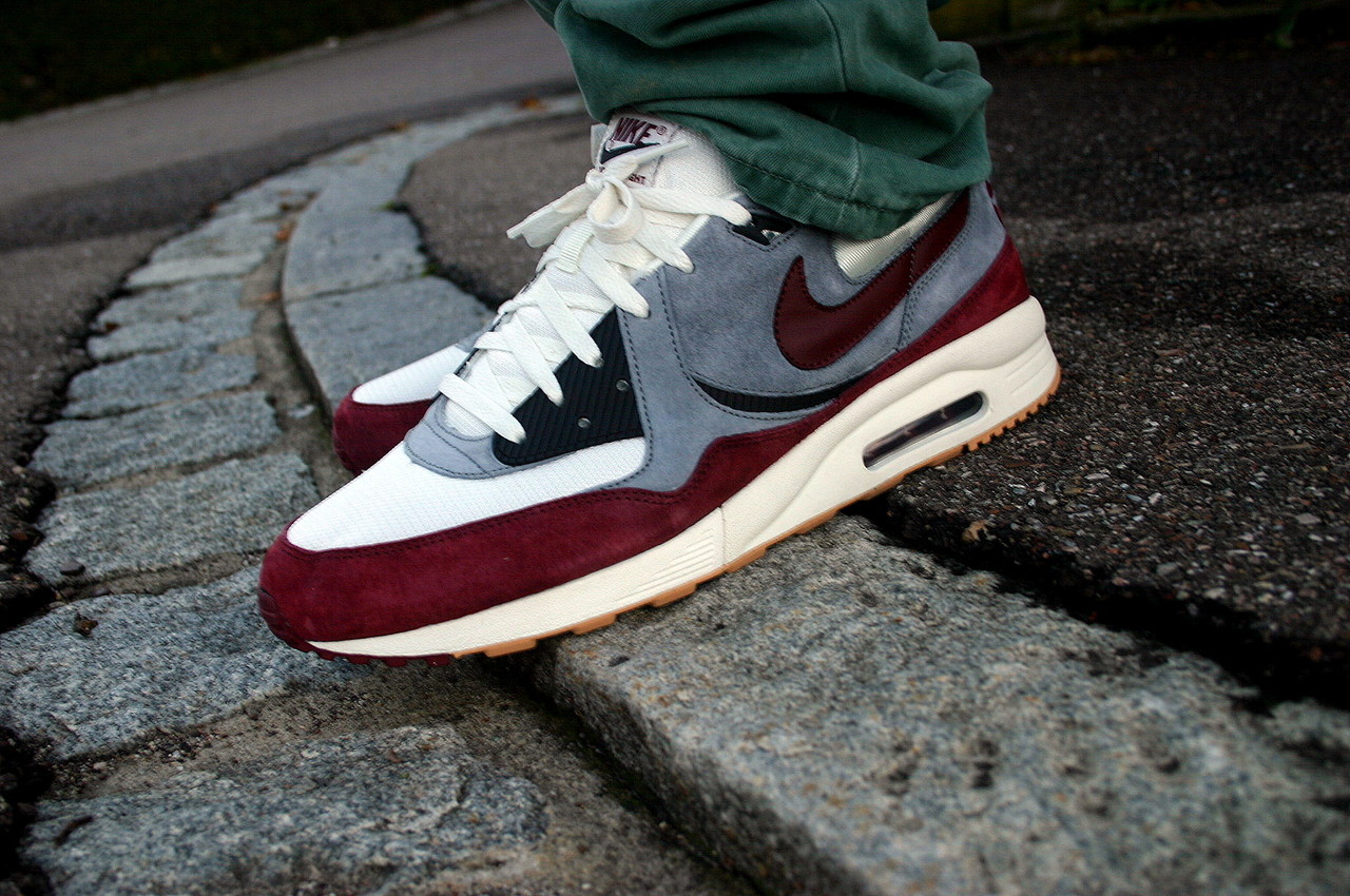 size exclusive air max light