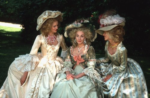 Ute Lemper as Marie Antoinette in L'Autrichienne
image source: spiegel.de