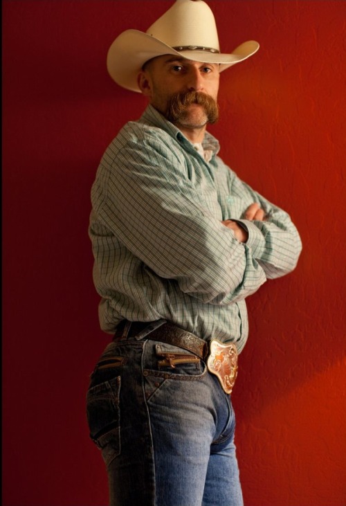 cigarbeards:hot ‘stached and packed cowboy